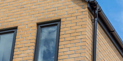 External walling made of facing bricks
