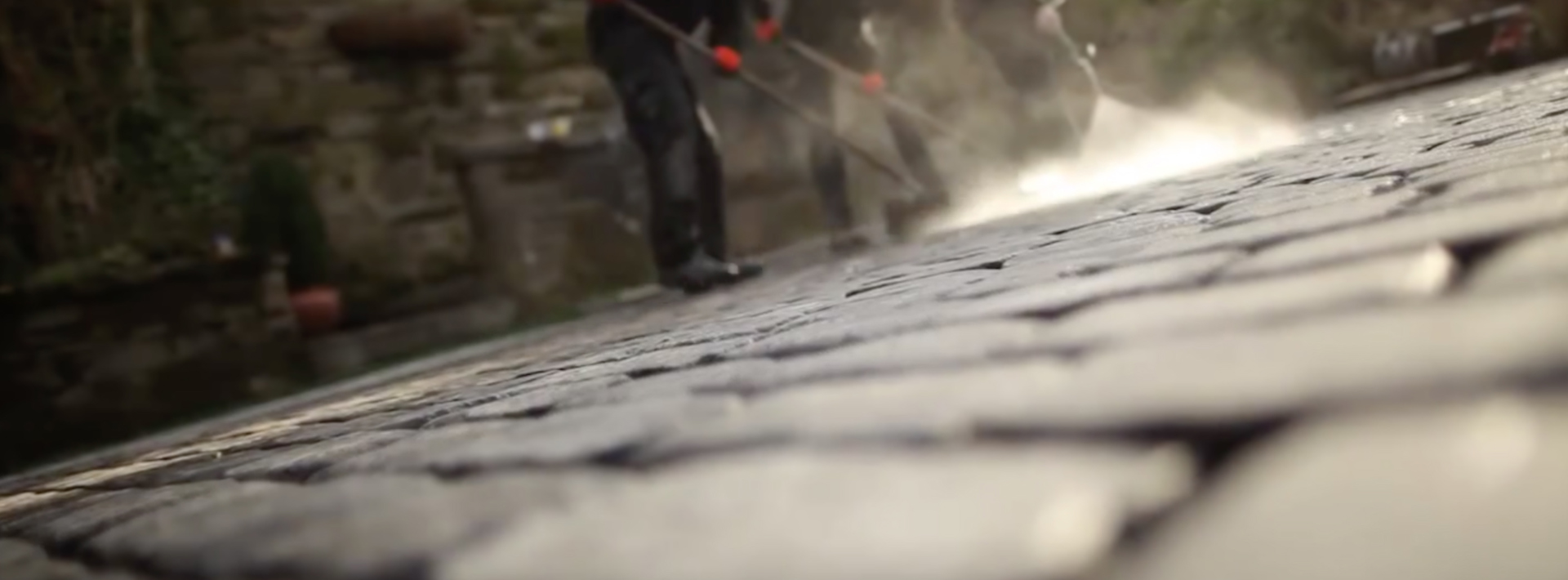 How to Clean Block Paving Driveways Hero Image