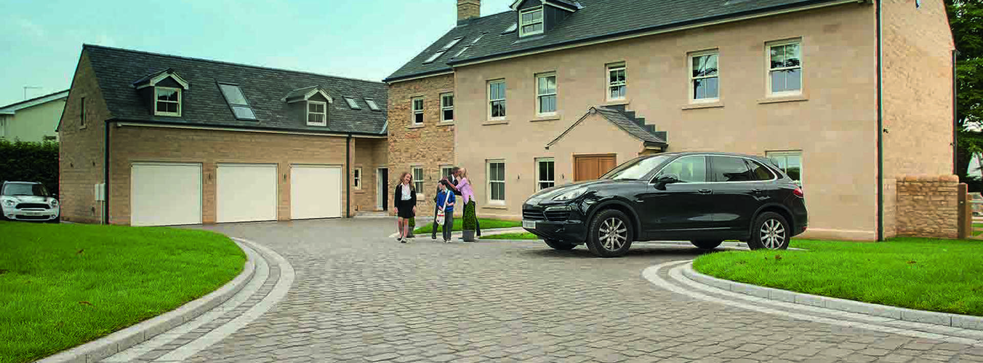 10 fantastic driveways Hero Image