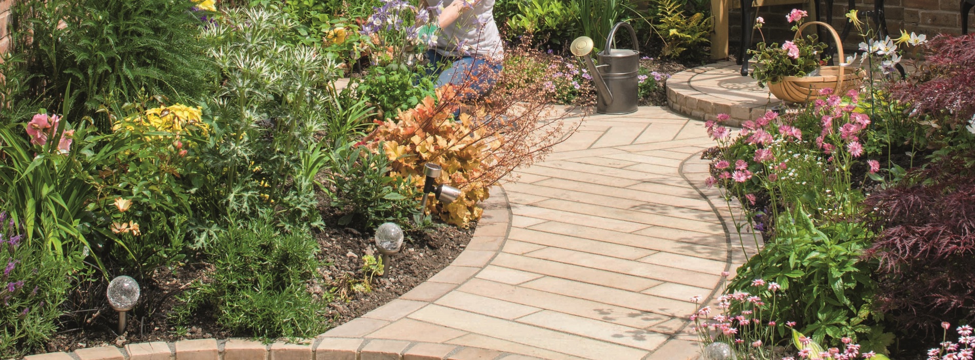 Small Front Garden Ideas Hero Image